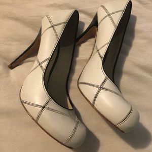 Gwen Stefani LAMB white and black pumps sz 7m